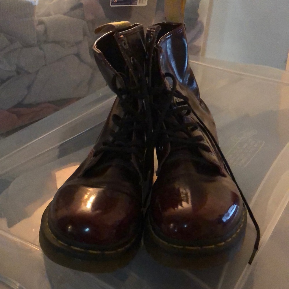 Dark red Dr. Marten Boots VEGAN